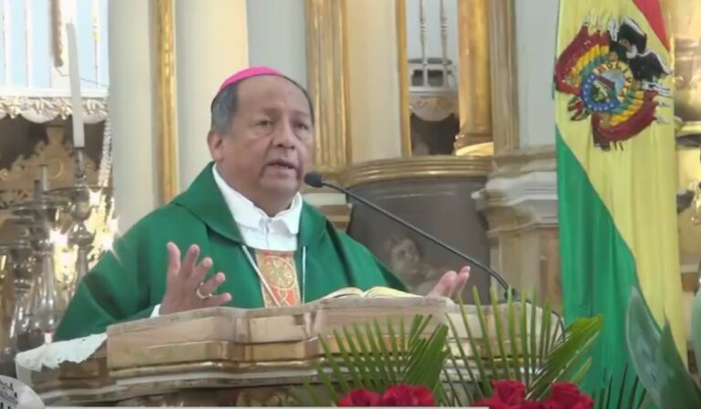 “Seamos capaces de caminar juntos, buscando una Bolivia donde reine la unidad, la paz, la justicia y la prosperidad”, Mons. Centellas en la misa por el Bicentenario