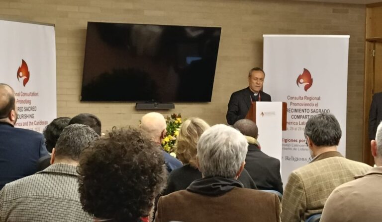 Monseñor Lizardo Estrada abre Consulta Regional de líderes religiosos y llama a la unidad