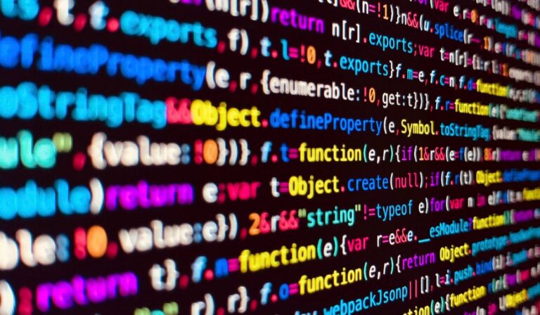 Jornada de las Comunicaciones: el Papa León XIV urge pensamiento crítico frente corporaciones tecnológicas