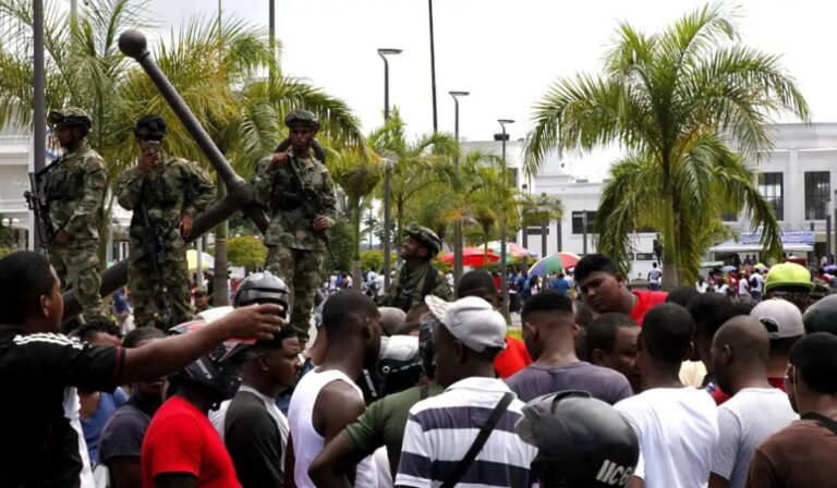 “Que callen las balas y vuelvan las risas”: llamado urgente del obispo de Buenaventura en Colombia