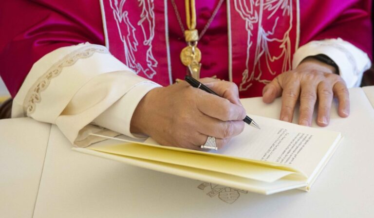 El Papa León XIV publica su primera exhortación “Dilexi te” y renueva el llamado al amor por los pobres
