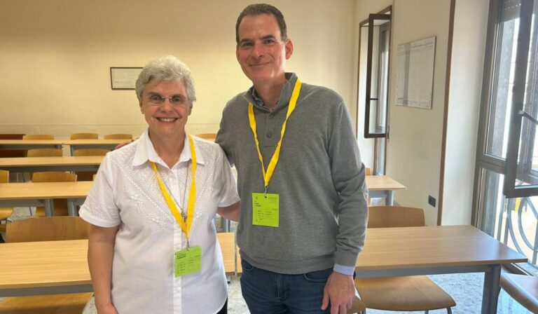 Jubileo Sinodal: taller de teólogos Cannavina y Luciani ofrece claves para una Iglesia participativa y misionera