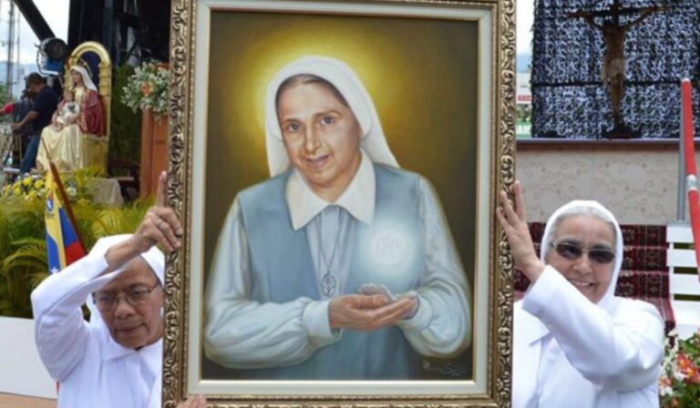 Las Siervas de Jesús celebran con gratitud la canonización de su fundadora, Madre Carmen Rendiles: “Dios nos confirma un camino de santidad”