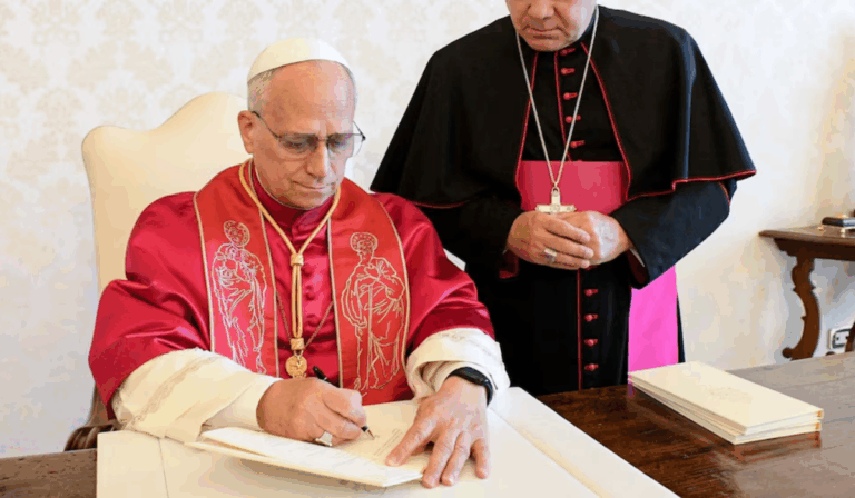 León XIV firma su primer documento pontificio dedicado a los pobres el Día de San Francisco de Asís