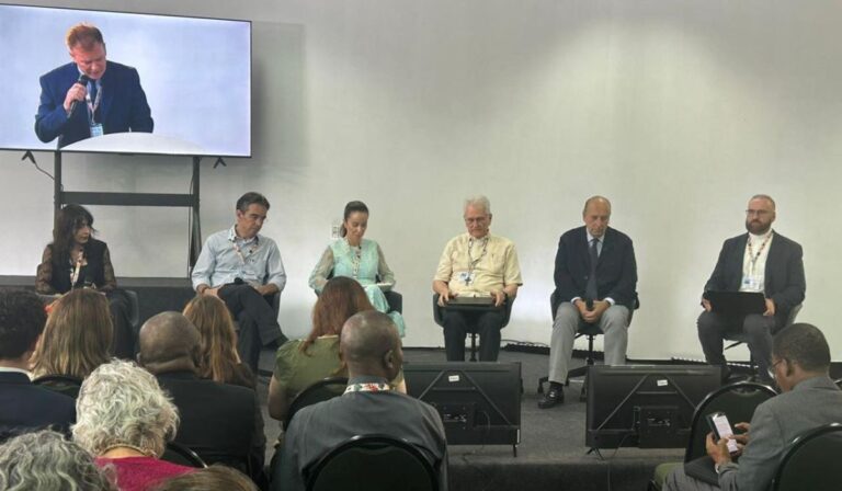 En la COP30, Diálogo socioambiental por la paz: “No más dominio, sino una relación respetuosa con todos los seres”