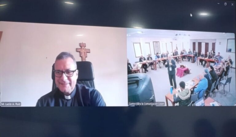 Encuentro Reclac: Mons. Lucio Ruiz expone las claves para evangelizar en la era de las pantallas