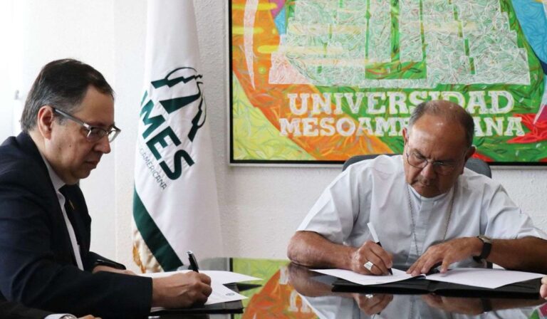 Episcopado guatemalteco respalda convenio entre Universidad Mesoamericana y Seminario Mayor en formación teológica