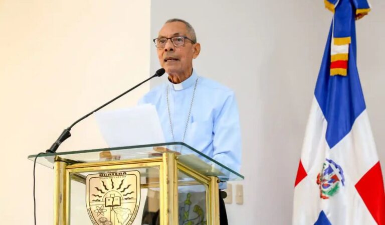 Iglesia dominicana mantiene oración y seguimiento ante delicado estado de salud de monseñor Rafael Núñez