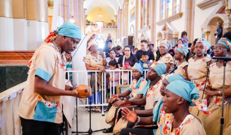 Cultura ancestral garífuna y Navidad, llevará el Ministerio de canto Buscando de Jesús al concierto Jesús entra a tu casa