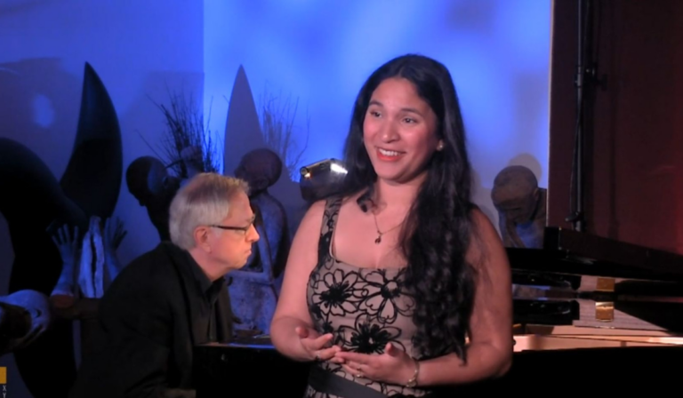 La canción lírica navideña llega desde Estados Unidos a Jesús entra a tu casa con Luisamaria Hernández