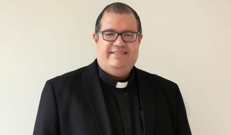 El Papa nombra como nuevo obispo de la diócesis de Palm Beach a sacerdote nacido en República Dominicana