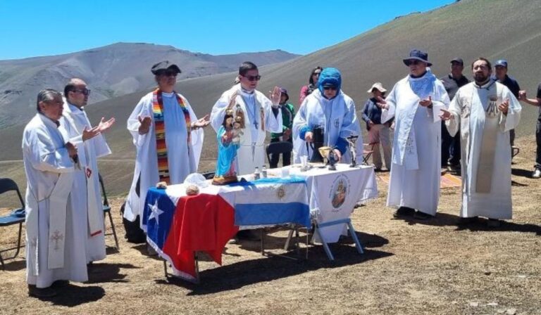 En la cordillera, la fe volvió a unir a Chile y Argentina en oración por la paz