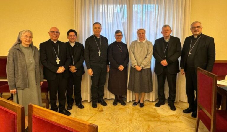La Presidencia de Obispos de Brasil culmina su agenda en el Vaticano con un diálogo sobre la vida consagrada