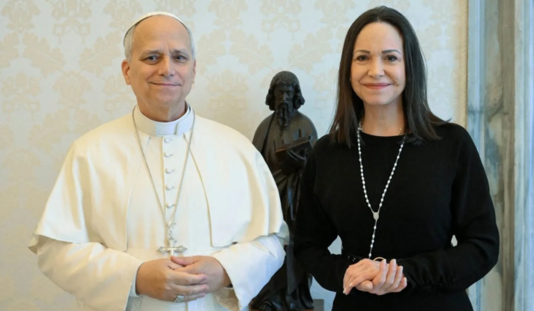 León XIV recibe a la Premio Nobel y líder opositora venezolana María Corina Machado