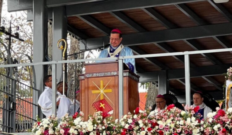 Arzobispo de Barquisimeto aboga por liberaciones de todos los presos políticos en Venezuela durante la procesión de la Divina Pastora