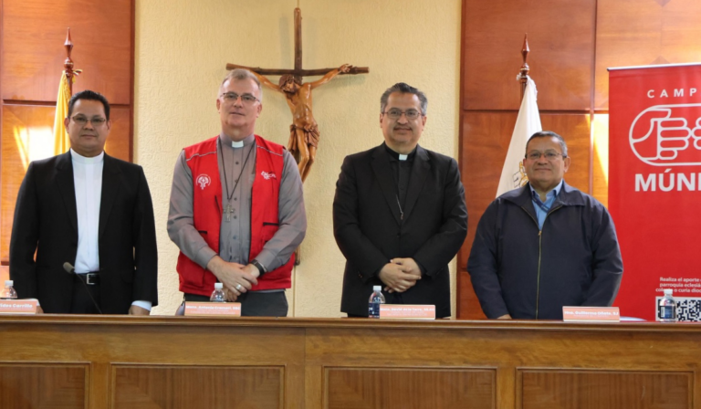 “Todos somos hermanos, yo creo en el amor que se comparte”: la Iglesia ecuatoriana lanza la campaña Cáritas Múnera 2026