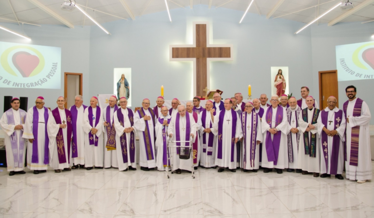 Encuentro Nacional de Obispos Eméritos reúne a 28 pastores de 14 regiones de Brasil en Belo Horizonte