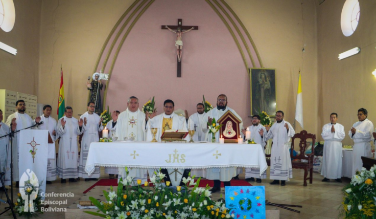 Mons. Basilio Mamani alienta a “no cansarse de amar” a los enfermos desde Bolivia en la Jornada Mundial del Enfermo