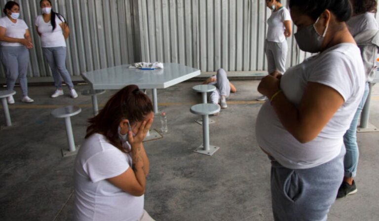 «Recluidos en la inocencia», un documental sobre la maternidad en las cárceles de Perú