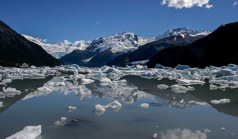 Obispos en Patagonia cuestionan debate sobre glaciares y advierten presiones contra participación ciudadana