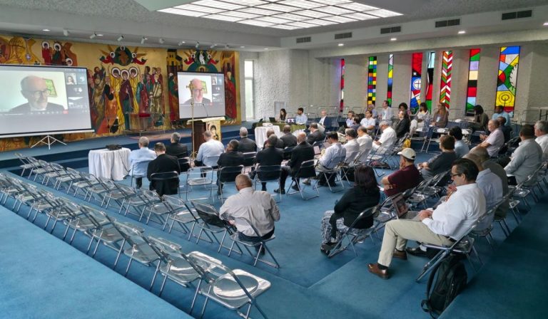 Cardenal Michael Czerny: “La cooperación sinodal exige que la Iglesia abandone las apariencias y escuche el clamor de las bases”