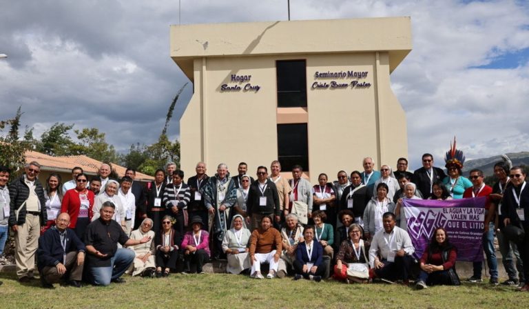 VIII Simposio de Teología India aboga por una Iglesia inculturada y comprometida con los pueblos originarios
