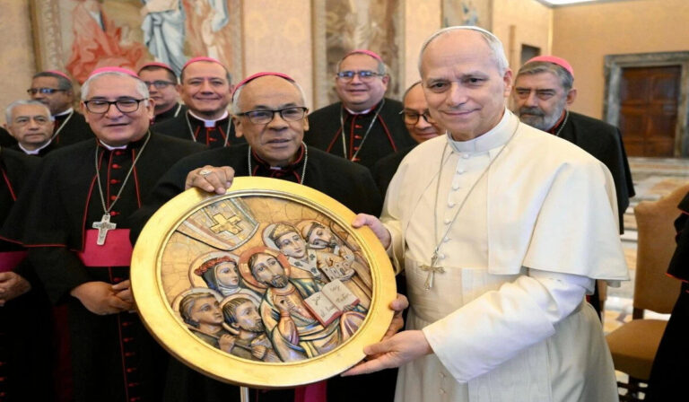 Episcopado peruano convoca a Jornada Nacional de Oración por León XIV