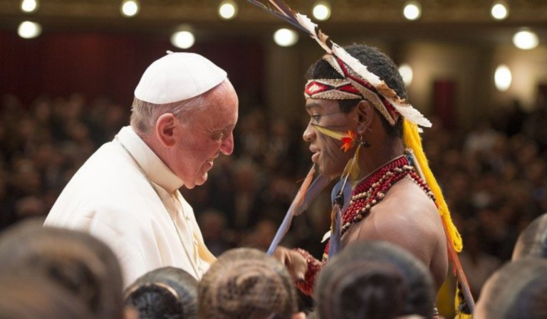 Cinco propuestas de Francisco en Laudato si’ para sustituir combustibles fósiles por energías renovables