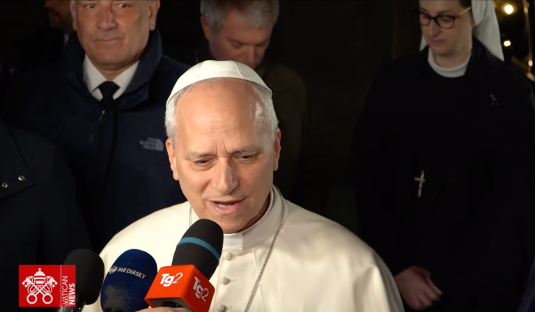 El clamor del Papa León XIV desde Castel Gandolfo: “Es inaceptable amenazar a todo el pueblo de Irán”
