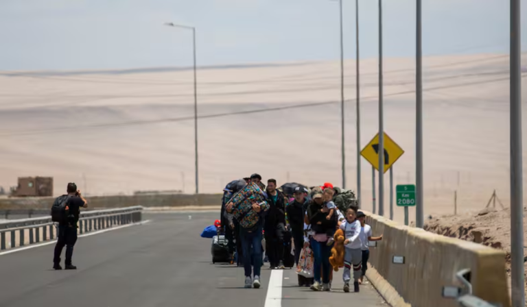 Más de 180 personas y organizaciones respaldan carta de Red Clamor Chile contra medidas de denuncia migratoria en hospitales y escuelas