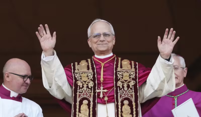 “La Paz sabe abrirse paso en el corazón de cada ser humano”: el primer año de pontificado de León XIV atravesado por un incesante llamado a la paz